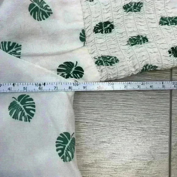 Loft Leaf Print Bell Sleeve Top Size XS - Picture 2 of 9